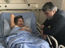 Вежди Рашидов при Стоянка Мутафова в болницата