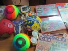 Кметът на "Централен" зарадва деца