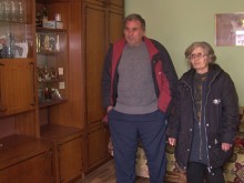 Дарители спасиха жилището на пенсионери