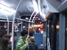 Старец си забрави телефона в пловдивски автобус, момиче слезе да му го даде, а шофьорът изуми!