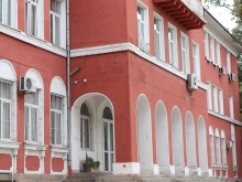Ученикът с хепатит А от Търговската гимназия е в болница