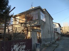 Прокуратурата разследва смъртта на трима души в Куклен