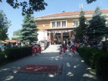 Какво се случи с читалището в "Прослав"