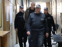 Не пускат полицая Караджов на свобода
