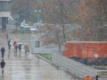 Плахи снежинки над Пловдив
