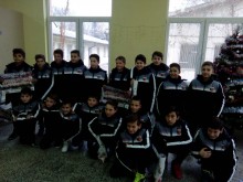 Диетолог се грижи за храната на малките "смърфове"