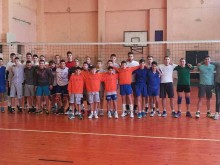 Момчетата на Виктория Волей се пробваха в турнир срещу батковци