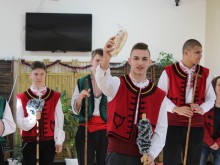 Коледният дух завладя гимназията по туризъм в Пловдив