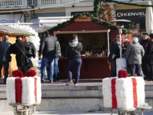 Хубавото време и коледното настроение "развързват" кесиите на пловдивчани