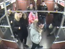 Мигранти запалиха бездомник в метрото в Берлин