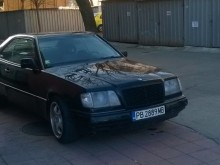 Празнично паркиране по пловдивските тротоари