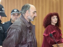 Това е мъжът, залял с бензин и подпалил сина си