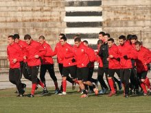 Общо 10 контроли играят Локомотив до началото на полусезона