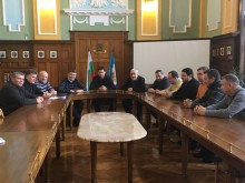 Общината ще помага за почистването на училищните дворове! В града обстановката е спокойна