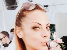Ето я сексапилната инструкторка на Локо