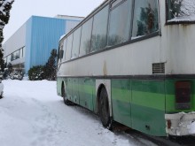 Пешеходец е в тежко състояние, след като бе блъснат от автобус