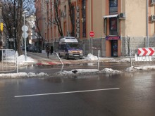 Брутално изкъртиха новата ограда по бул. "Васил Априлов"!