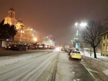 Домоуправител: Третирането на тротоари и улици със сол е вредна практика