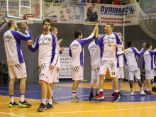 Бой до дупка! Този път го отнесе Левски!