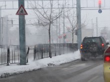 "Жълт" код за нови валежи, поледици и силен вятър