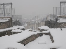 Вижте неповторимия магнетизъм на Стария град през зимата