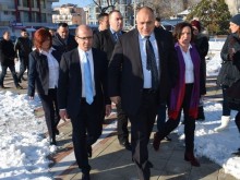 Бойко Борисов: Да се радваме на зимата, курортите са ни пълни