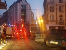 Полиция, пожарна и линейка след инцидент с възрастна жена в центъра на Пловдив