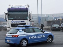Откриха четирима мигранти в български ТИР в Пиаченца