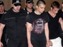 Съдът решава ще останат ли в затвора насилниците на 3-годишния Еци