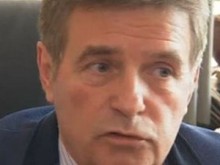 Директорът, атакуван с гола снимка: Откъде дойде това! Кой иска да ме убие?