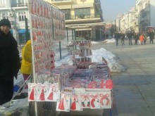 Вече се предлагат мартенички в сърцето на Пловдив