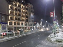 В 8 вечерта по "Васил Априлов" - едва ли зареждат магазините!