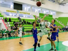 Победа и загуба за шампионите от Академик (Пд) в Ботевград