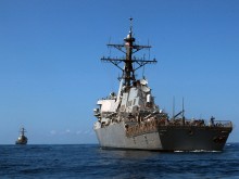 Руски самолети стреснали американски миноносец в Черно море?