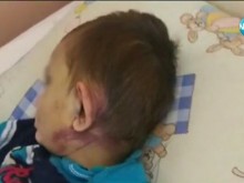 Майки се впуснаха да помагат на пребито детенце