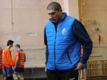 Виктория Волей с нова победа, треньорът гледа мача сред зрителите
