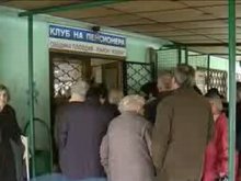 Социално слаби от "Южен" получиха хранителни продукти от районния кмет
