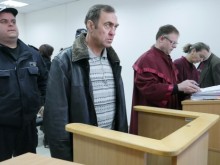 Делото на похотливия кмет и изнасилената ученичка се заплита