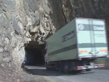 Опасен тунел свързва Бургас и Варна, АПИ започва укрепването му