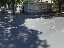Тежък пътен инцидент в Пловдив! Жена е с опасност за живота!