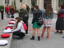 Пловдивски ученици преобразиха копчетата, изненадаха минувачи
