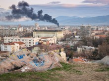 Пловдивски фотограф улови по невероятен начин големия пожар и празничната заря