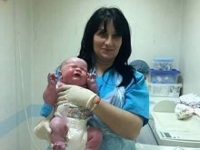 Показаха бебето гигант, което се роди в Пловдив