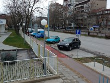 Пловдивчанин: Черен джип паркира безобразно нахално