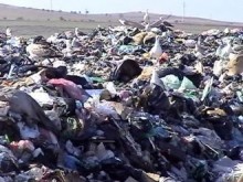 Лавина от боклуци погреба много хора, сред които и деца