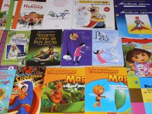 Студенти дариха книги и медикаменти на Детската онкохематология на УМБАЛ "Свети Георги"