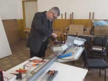 Кмет сам прави мигащи пътни знаци