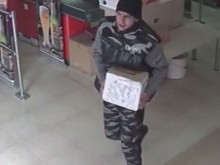 Арогантно и цинично: Откраднаха кутия с дарения за болно дете от супермаркет в Пловдив!