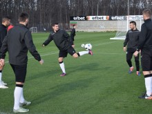 Видео: Вирус повали Камбуров, ето кои "смърфове" са готови да бият ЦСКА