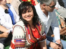 Народът срещу Нинова